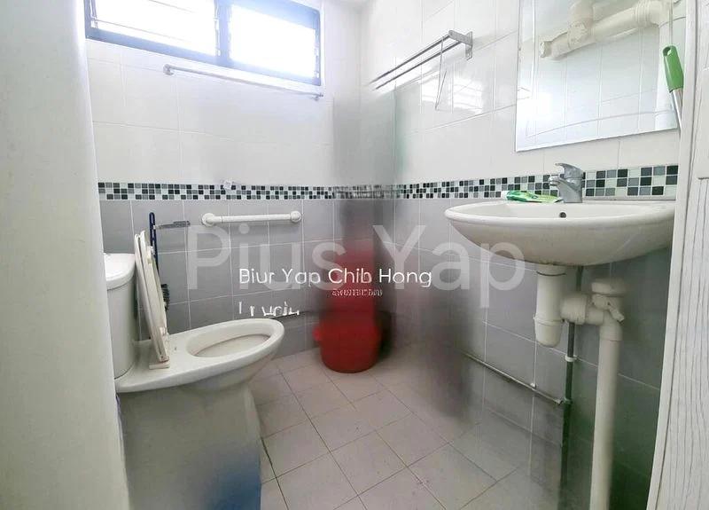 4 Room (4A) HDB for Sale in  41 Teban Gardens Road - Image 16
